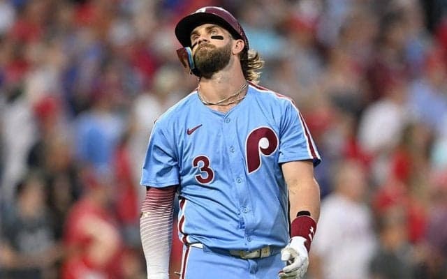 大谷翔平の“ライバル2人”に緊急事態　試合終了とともに負傷…フィリーズ悲鳴