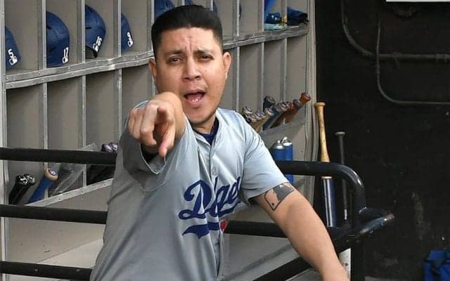 時給9ドル＆朝3時出勤　大谷を守ったのは…バットボーイ歴20年の“二刀流ベテラン”38歳