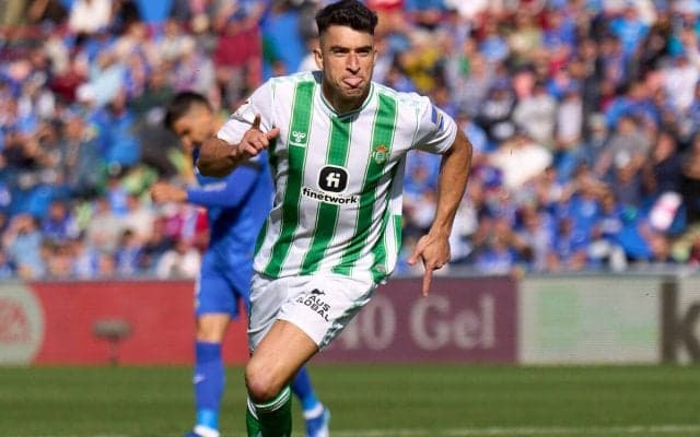 ベティスがマルク・ロカをリーズから完全移籍で獲得！ 昨季はレンタルでプレーし37試合4ゴール