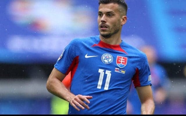 ウニオン・ベルリン、HSVのスロバキア代表MFベネスを獲得