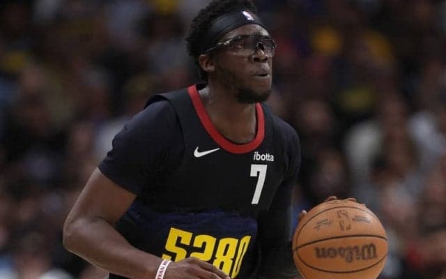 ナゲッツがPO行使で残留を決めたレジー・ジャクソンとドラフト指名権をホーネッツへ放出