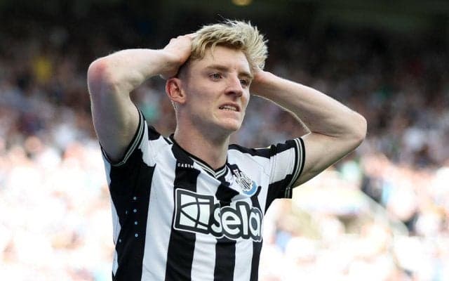 リバプールがニューカッスルの提案を拒否、イングランド代表FWゴードンとのトレードを望まなかった選手は？