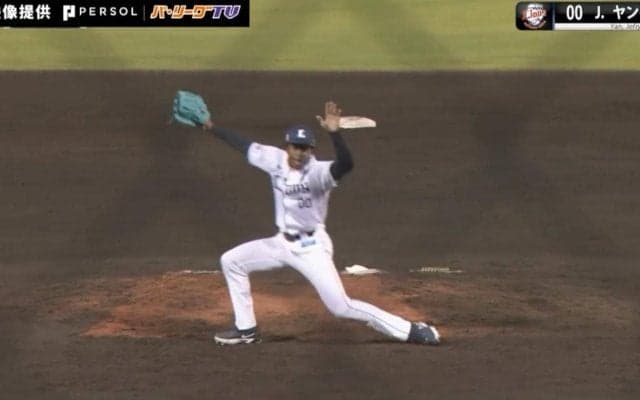 一体、何をやってるんだ…？火消しで飛び跳ね→ガッツポーズ→雄叫びが炸裂！西武・ヤンのド派手な“パフォーマンス”が話題