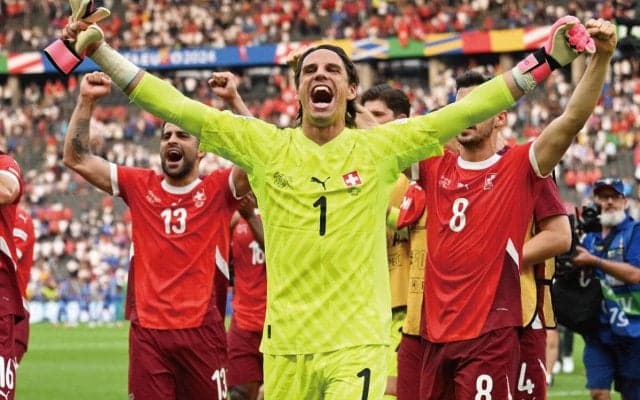 スイスが“順当に”イタリア撃破…インテル所属のゾマーは相手陣営を気遣うも余裕？「イタリアサッカーが危機的だとは思わない。ただ…」