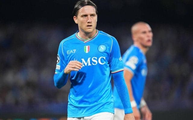 ナポリが6選手の退団を発表！ 8年過ごしたポーランド代表MFジエリンスキやレンタル3選手などが契約満了