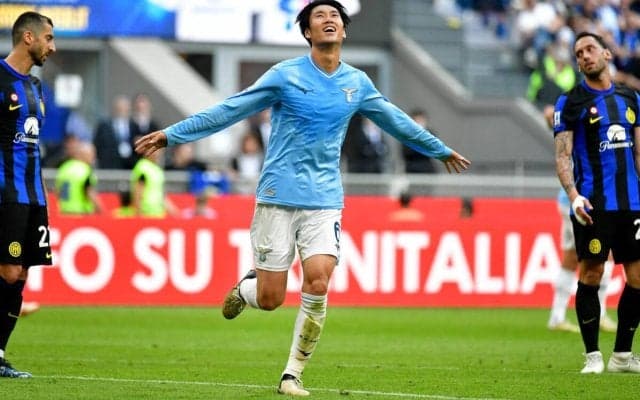 鎌田大地のクリスタル・パレス移籍が正式決定！ 恩師のもとでプレミア初挑戦に…「実力を試すのが楽しみ」