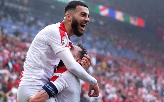 ユーロで3ゴールのジョージア代表FWミカウタゼがアヤックスからメスへ完全移籍