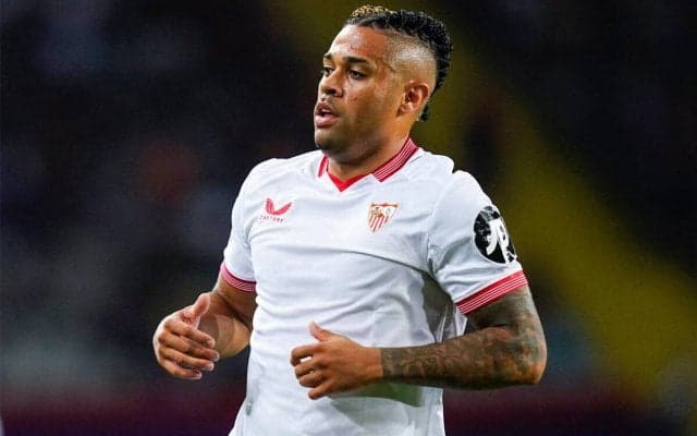 セビージャが5選手の退団を発表! 元レアルのFWマリアーノは1年で満了、ハンニバルらレンタル組も帰還