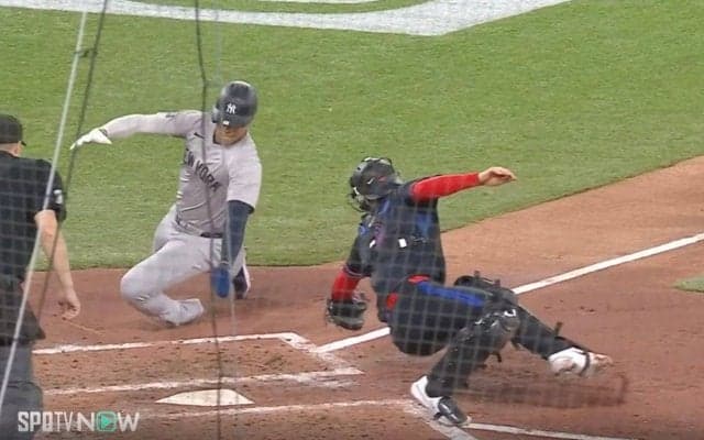 球場騒然！一体、何が起こった…！？ ヤンキースの“野球IQが高すぎる”プレー　ゲッツーの隙を突いた… 若き天才の神がかった“忍者走塁” 