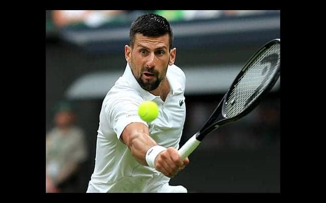 手術明けジョコ 完勝で19度目の初戦突破