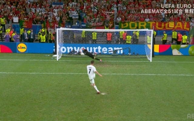 「えぐすぎる！」120分の死闘の後に、奇跡のショットストップ3連発！EURO史上初“PKストップハットトリック”の瞬間「こんなドラマになるなんて」「鳥肌立った」