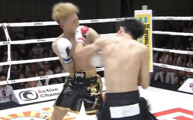 “テンシの左”で一瞬にしてフリーズ…後ずさるように崩れ落ちた衝撃KO