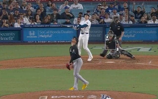 キレてる…？ 大谷翔平、超特大アーチを打った瞬間に“異変”が起きた…！？ 被弾した投手の“表情”がヤバすぎると話題に「一発の破壊力よ」「メンタル崩壊」