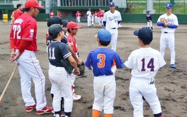 大舞台直前に“異例”…社会人名門のコラボは「1つの使命」　伝えた守備動作の要点