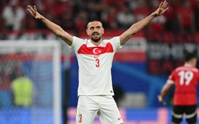 極右過激派を示す？ ゴールパフォーマンスが調査対象に…2ゴールでベスト8入り貢献のトルコ代表DFに出場停止の可能性