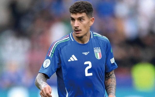 ディ・ロレンツォがナポリ残留を決意　関係悪化の会長が“誠心誠意”説得