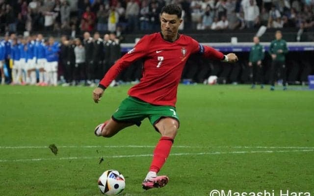 【UEFA　EURO2024現地撮】クリスティアーノ・ロナウド延長戦でのPK失敗に涙も…PK戦1人目のキッカーの大役を果たしてポルトガル8強進出【ポルトガル代表vsスロベニア代表】PHOTOギャラリー
