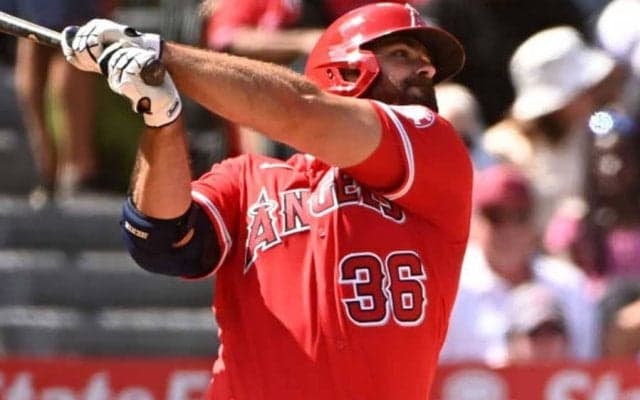 DeNA、大谷翔平の元同僚フォードを獲得　米通算37発、背番号は「99」…球団発表