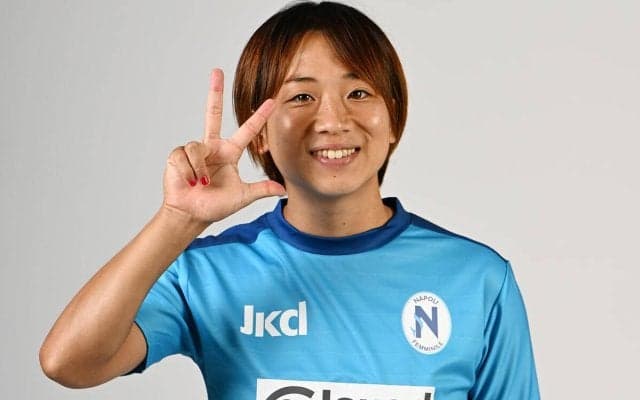 ナポリDF小林海青が古巣日テレ・東京ヴェルディベレーザに完全移籍で10年ぶり加入「何だってやるつもりでいます」