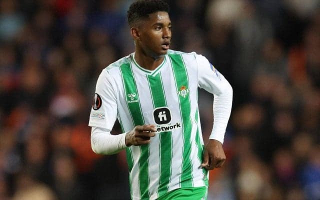 リヨンがベティス左SBを13.9億円で獲得！　東京五輪の金メダルメンバー