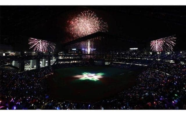 夏の風物詩、パ・リーグ球場で開催される“花火大会”…限定グルメも登場