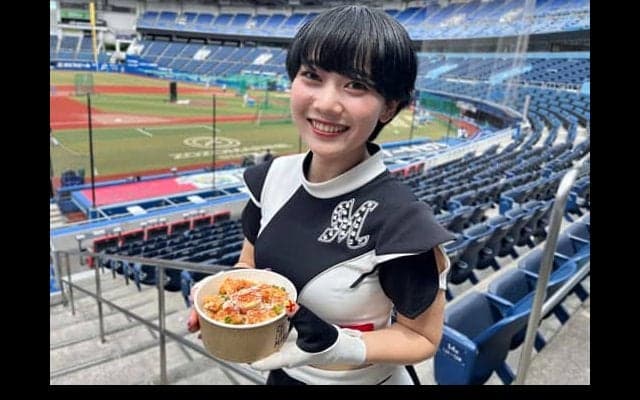 ロッテ黒木コーチと娘が異色コラボ　ZOZOマリンで人気「ジョニーとMEIのチキン南蛮丼」
