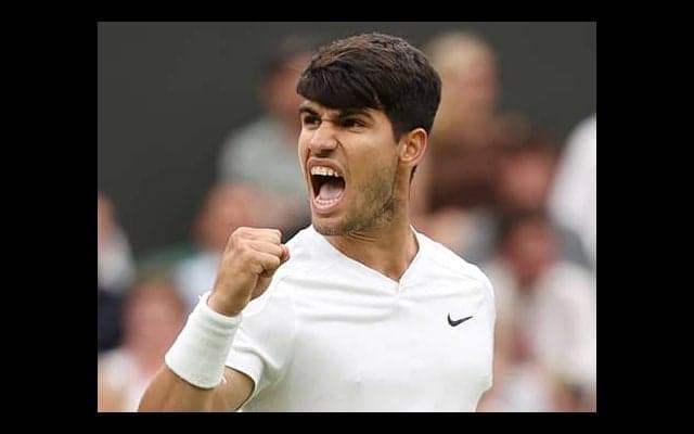  アルカラス 大苦戦も熱戦制し16強 