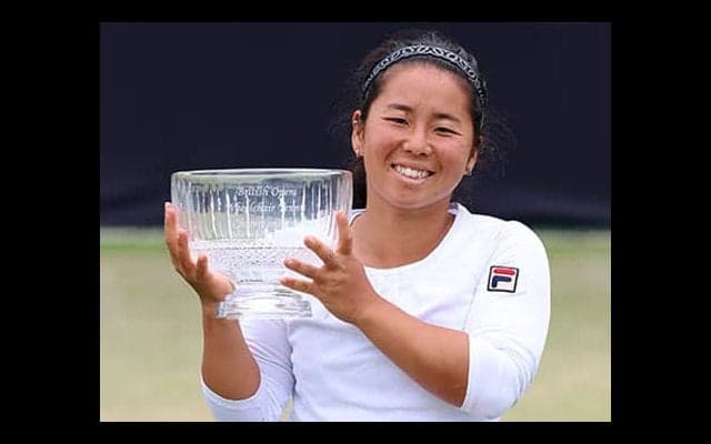  上地結衣 3年4ヵ月ぶりに女王撃破しV 