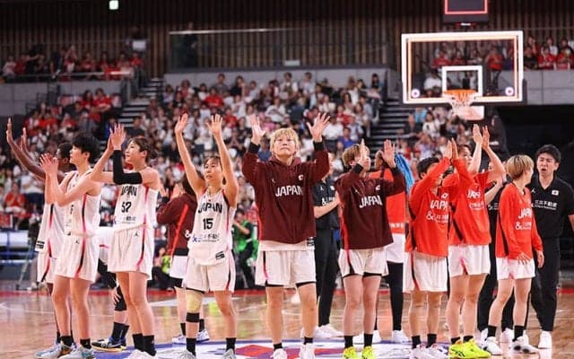 日本代表HC「2人がチームをリードしてくれた」3P不発も前向きな収穫を手にパリ五輪へ