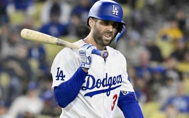 大谷の打席中に…ド軍33歳が突然“ブチギレ”　打率.151の大不振、感情露わにファン驚愕
