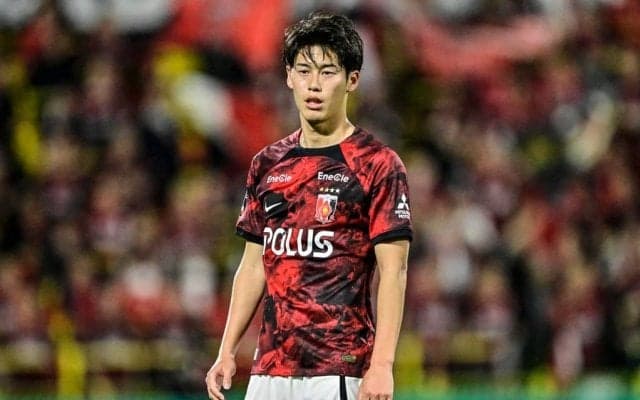 【新体制・浦和レッズが湘南戦でぶつかった壁(1)】「ショルツ、酒井宏樹を超える意味で今日はあり得ない」と佐藤瑶大も悔やむ終盤2失点……伊藤敦樹が指摘した失点箇所での選択