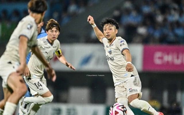 【【川崎】痛恨の引き分け、磐田戦のピッチで起きていたこと(2)】同点ゴール被弾で小林悠と佐々木旭が自分に向けた矢印とは……磐田が取り組んだ「1週間の川崎対策」