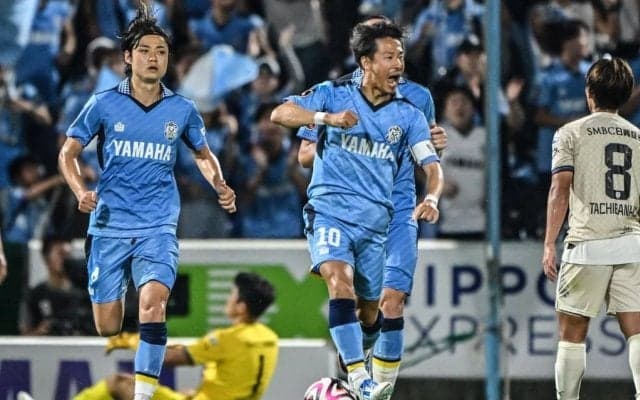 【磐田が土壇場の同点劇で、川崎を相手に獲得した勝点１の重みとエース復活の意味(1)】同点劇は”ラッキー”ではあったが……後半41分に主将投入で押し上げたライン