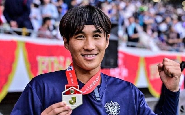「奥様超美人やないか!!!!」J1福岡・金森健志の祝福に駆け付けた新婚妻が「超絶お美しい…」と大反響！「めっちゃ可愛い」「現地ではざわめきが起こりました」と大きな話題に