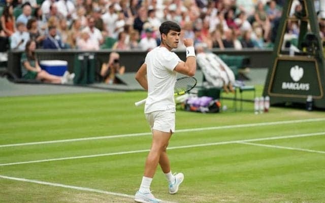 前年覇者のアルカラス、世界16位アンベールの追い上げを振り切って2年連続8強「試合をするたびにどんどん良くなっている」[ウィンブルドン]