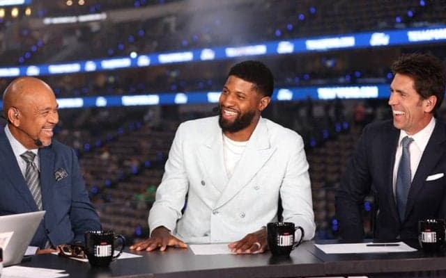 シクサーズ移籍のポール・ジョージ…アイドルのコービーへの思いも込めて背番号8を選択