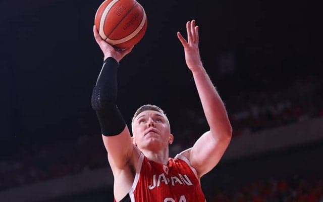 日本のゴール下を支える“鷹ちゃん”…ホーキンソンは五輪8強の立役者となり、パリでも「歌います」