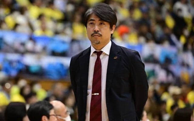 川崎ブレイブサンダースを率いた佐藤賢次氏がドイツへ…千葉ジェッツ前指揮官のACに