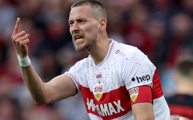 フンメルス退団のドルトムント、シュツットガルト主将DFアントンを獲得