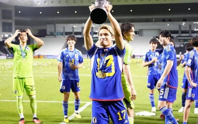 パリ五輪メンバー選考が示す｢日本サッカー｣の超進化(1)松木玖生、ＯA枠｢招集なし｣も…斉藤光毅ら海外組｢6人｣の現実、中田英寿｢時代｣との違い