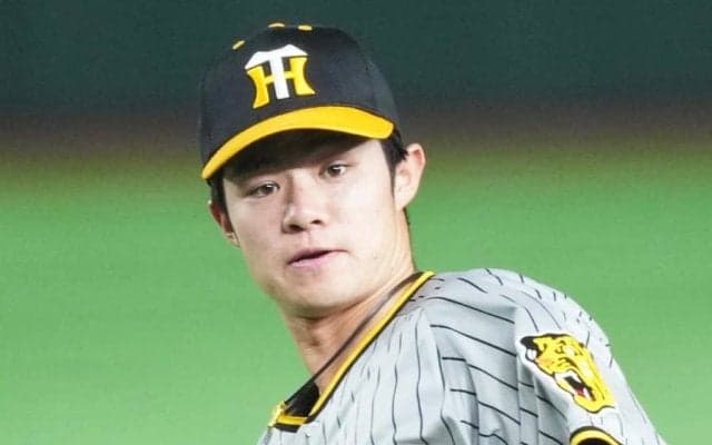 “ほぼ右前”なのに…背走の安打強奪が「頭上がりません」　甲子園騒然の美技に走者も唖然