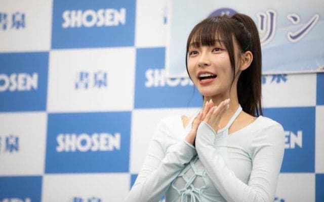 “奇跡のチア”が大谷翔平を祝福「幸せを祈っています」　すらり美ボディで写真集アピール