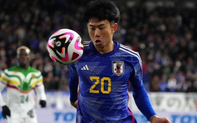 町田FW平河悠が加入と同時にモデル起用！ ブリストル・シティが新アウェイユニフォーム発表…ホームユニフォーム姿も注目