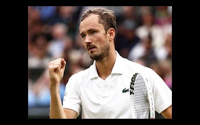  メド 死闘制し世界1位シナー撃破 