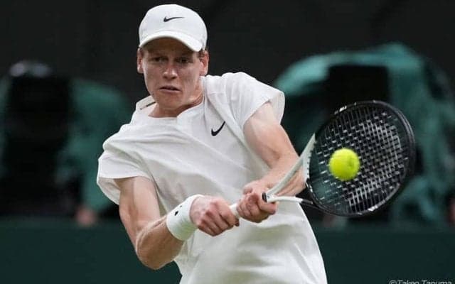 世界1位シナー、4時間の激闘も実らずメドベデフにフルセットで敗れて準々決勝敗退[ウィンブルドン]