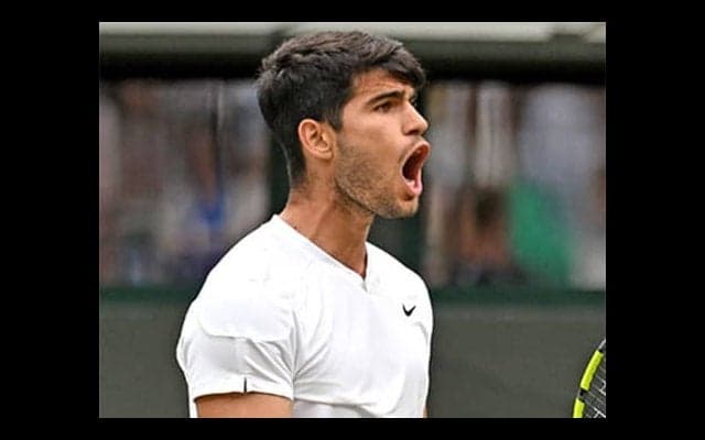  アルカラス 逆転勝ちで2年連続4強 