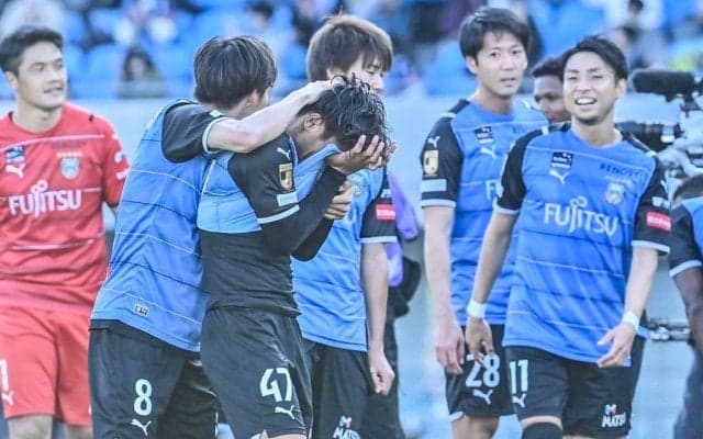 「尊い…」「2枚目に興奮しすぎました」J1川崎黄金期の“三笘＆田中＆宮代＆旗手”集合ショットに反響！「良すぎる」「日本代表で全員集合したら熱い」などの声