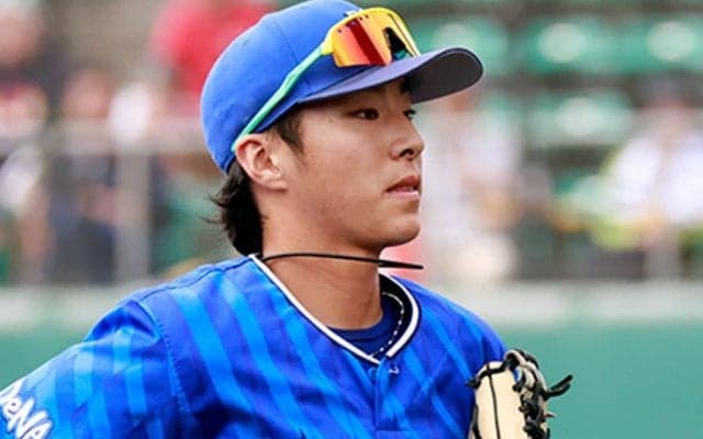 度会は「慌てふためいていた」　名コーチが見た“ライトゴロ”…分析した悪送球の原因