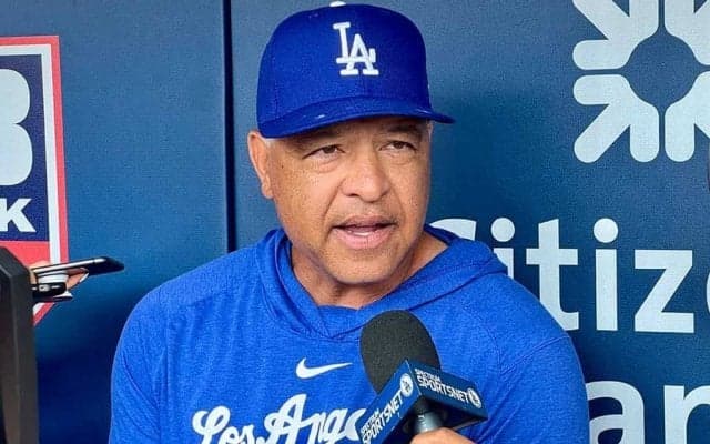 ロバーツ監督「見苦しかった」　PO前哨戦で10失点大敗、野手登板は「恥ずかしくない」