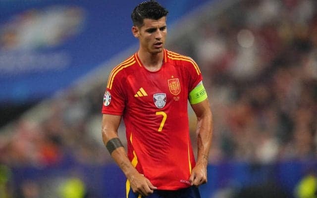 ファンの愚行が大問題に発展？ ユーロ優勝まであと1つのスペイン代表に暗雲、試合後に警備員のタックル受けたモラタがまさかの負傷…指揮官「様子を見なければいけない」